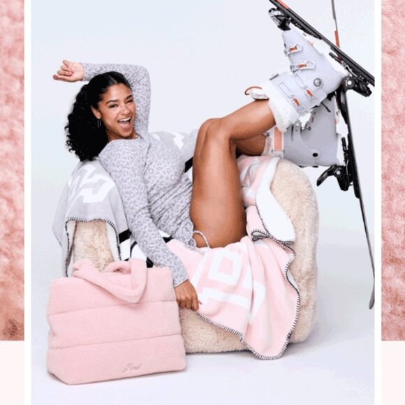 PINK Victoria's Secret Plush Teddy Cozy Fleece Sherpa Tote Bag - NWT - Picture 3 of 7